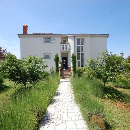 Apartments Nency By El-Pi Tours Малинска Екстериор снимка