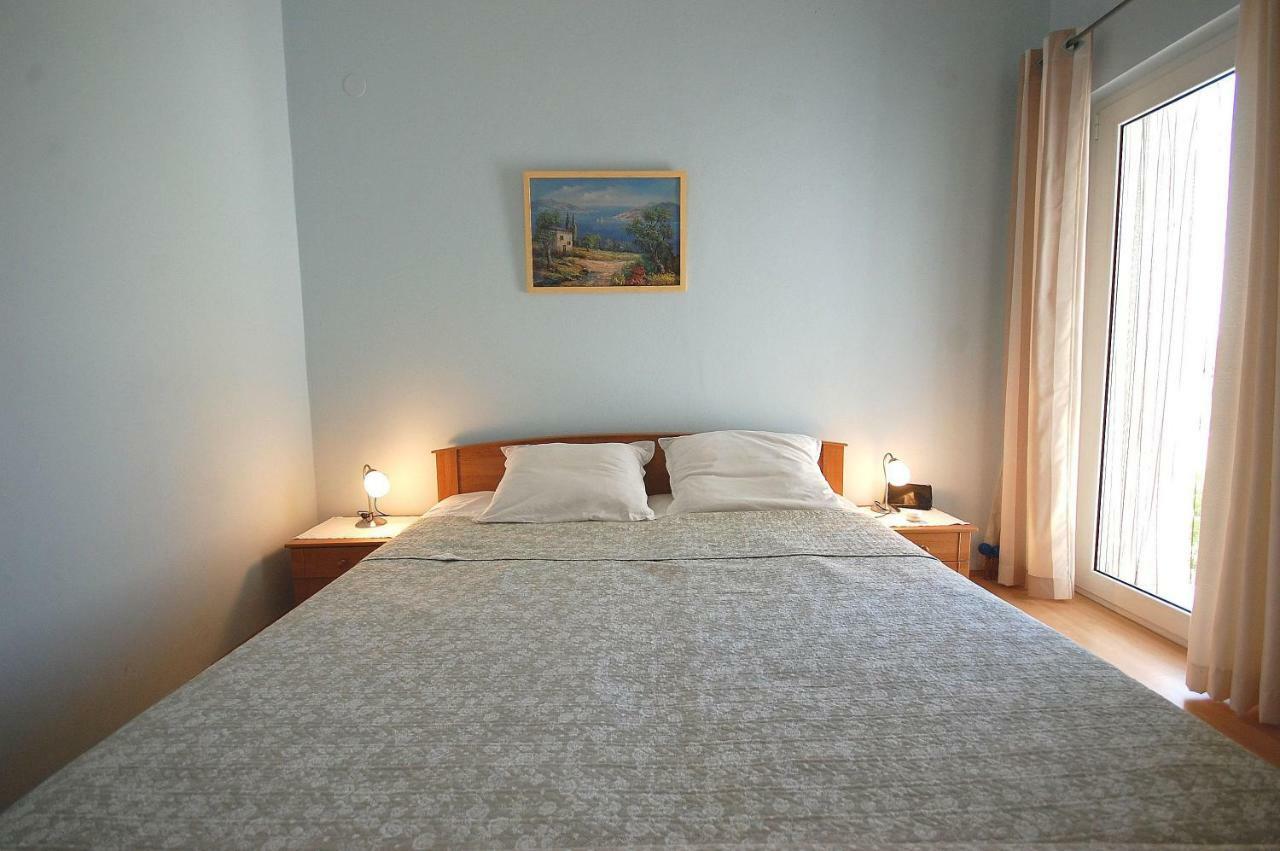 Apartments Nency By El-Pi Tours Малинска Екстериор снимка