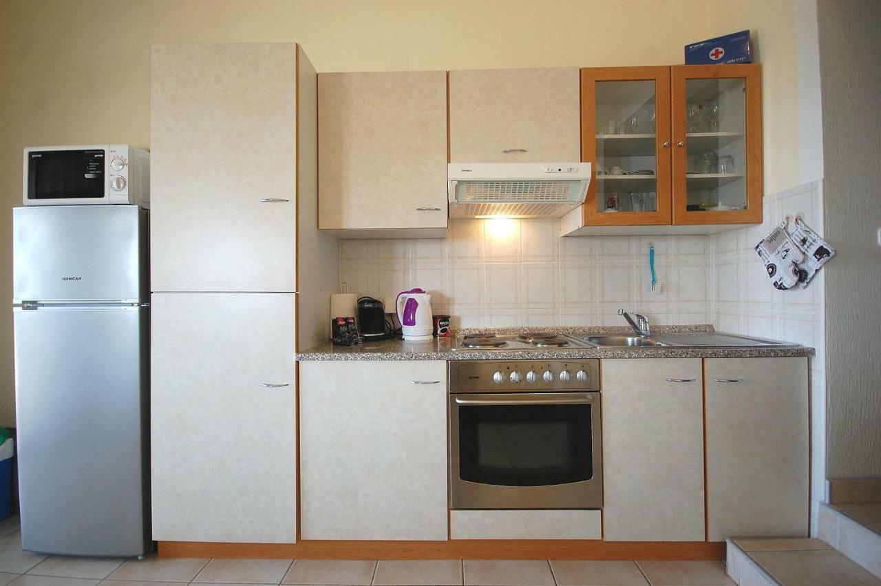 Apartments Nency By El-Pi Tours Малинска Екстериор снимка